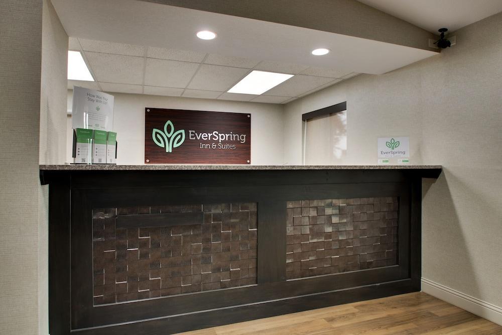 Everspring Inn & Suites Oskaloosa  Kültér fotó