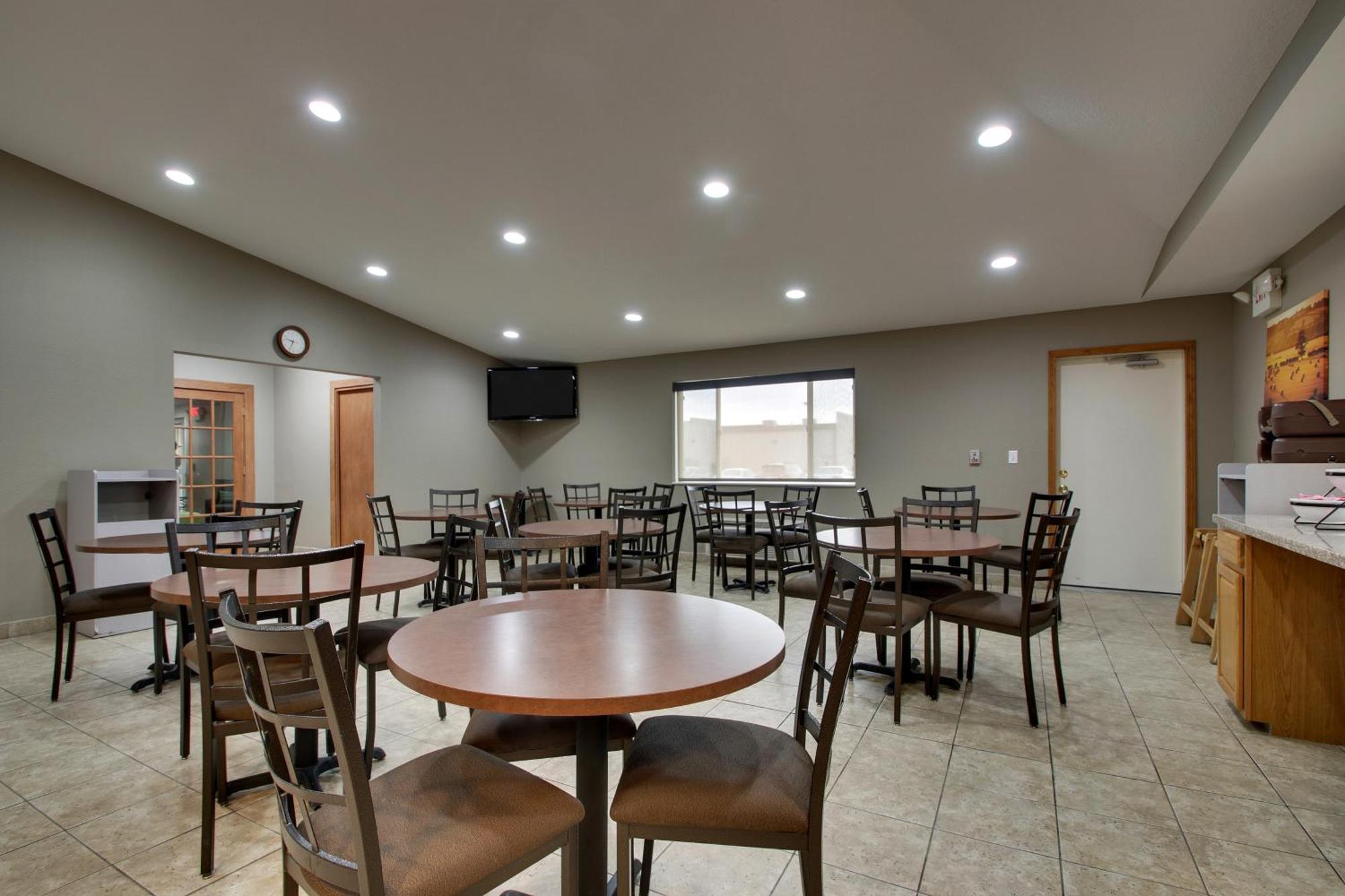 Everspring Inn & Suites Oskaloosa  Kültér fotó