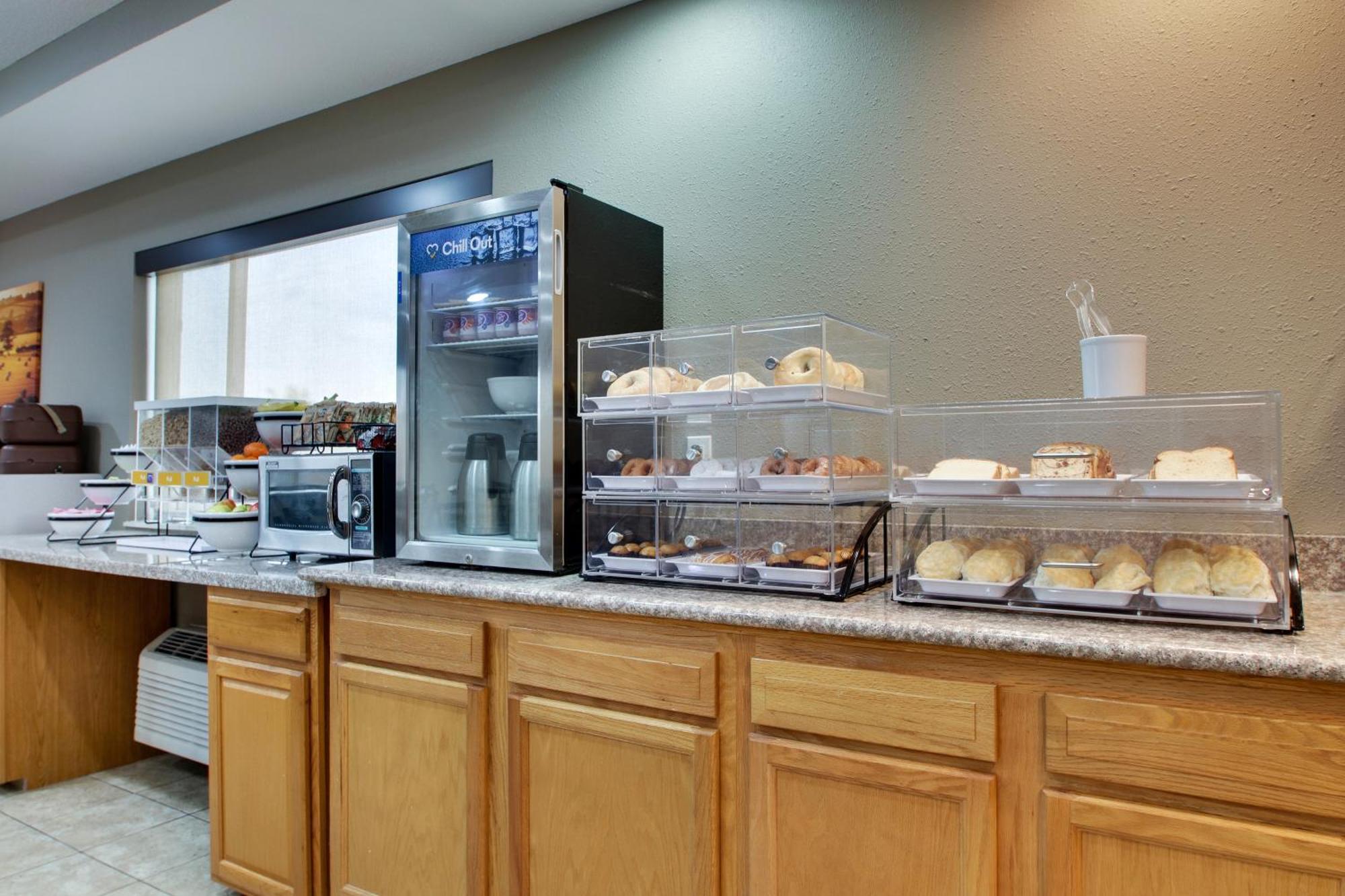 Everspring Inn & Suites Oskaloosa  Kültér fotó