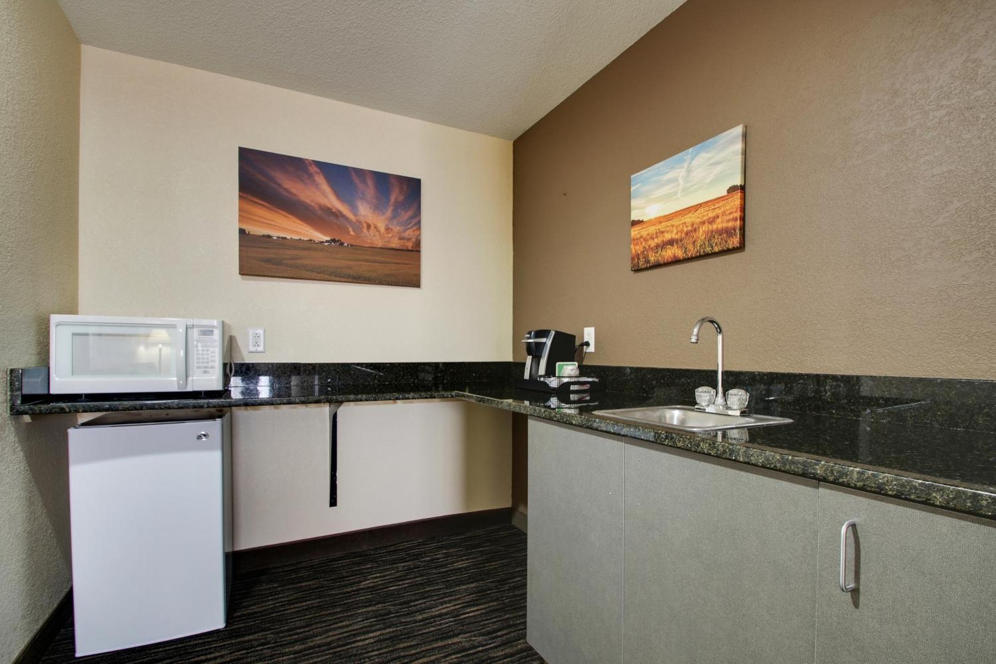 Everspring Inn & Suites Oskaloosa  Kültér fotó
