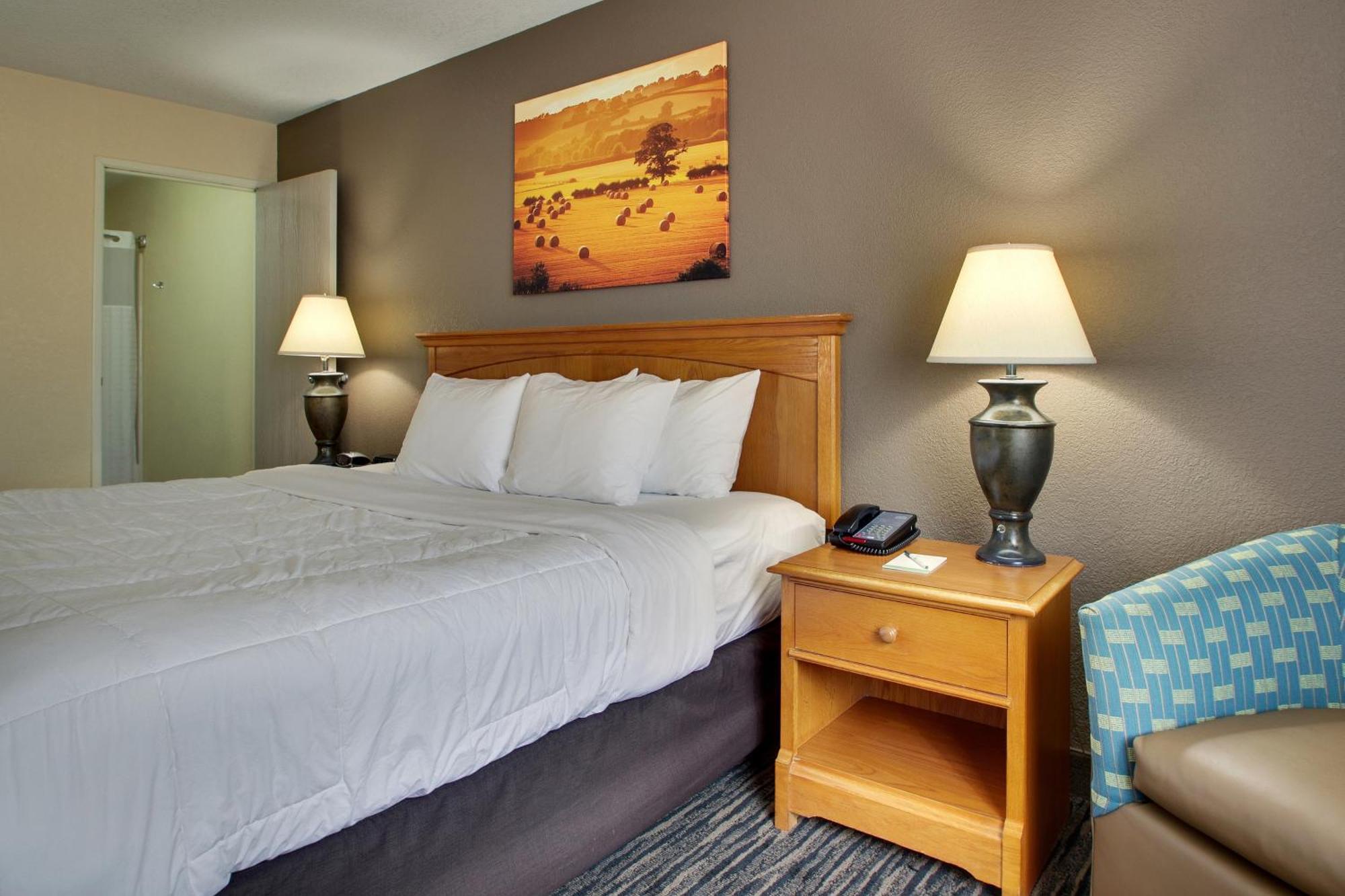 Everspring Inn & Suites Oskaloosa  Kültér fotó