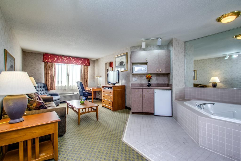 Everspring Inn & Suites Oskaloosa  Szoba fotó