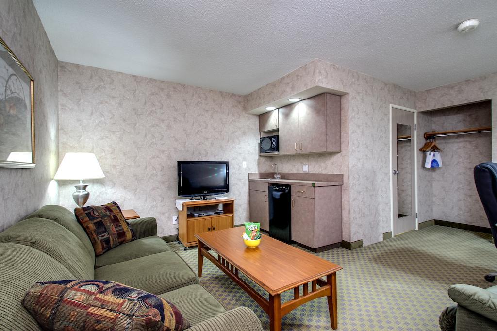 Everspring Inn & Suites Oskaloosa  Szoba fotó