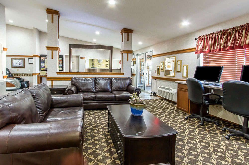 Everspring Inn & Suites Oskaloosa  Kültér fotó