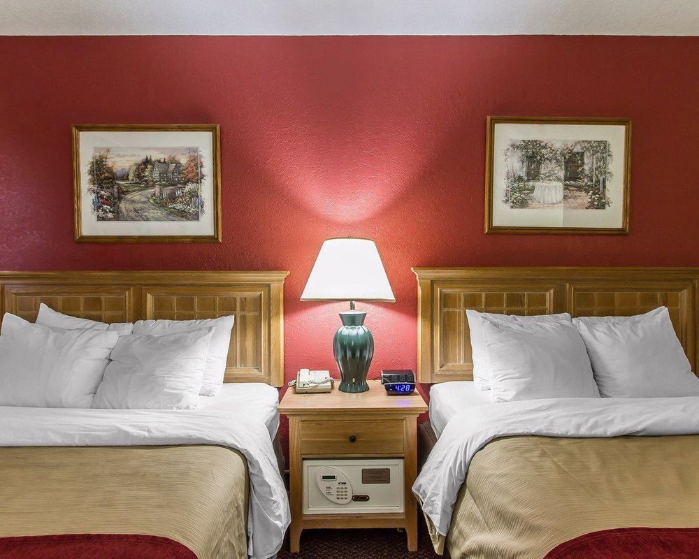 Everspring Inn & Suites Oskaloosa  Kültér fotó