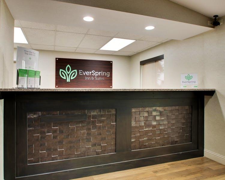 Everspring Inn & Suites Oskaloosa  Kültér fotó