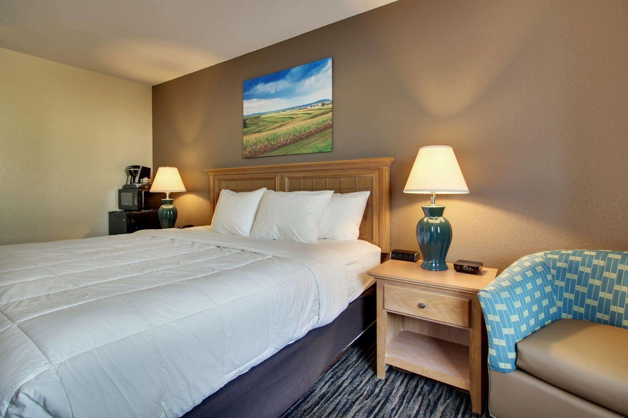 Everspring Inn & Suites Oskaloosa  Kültér fotó