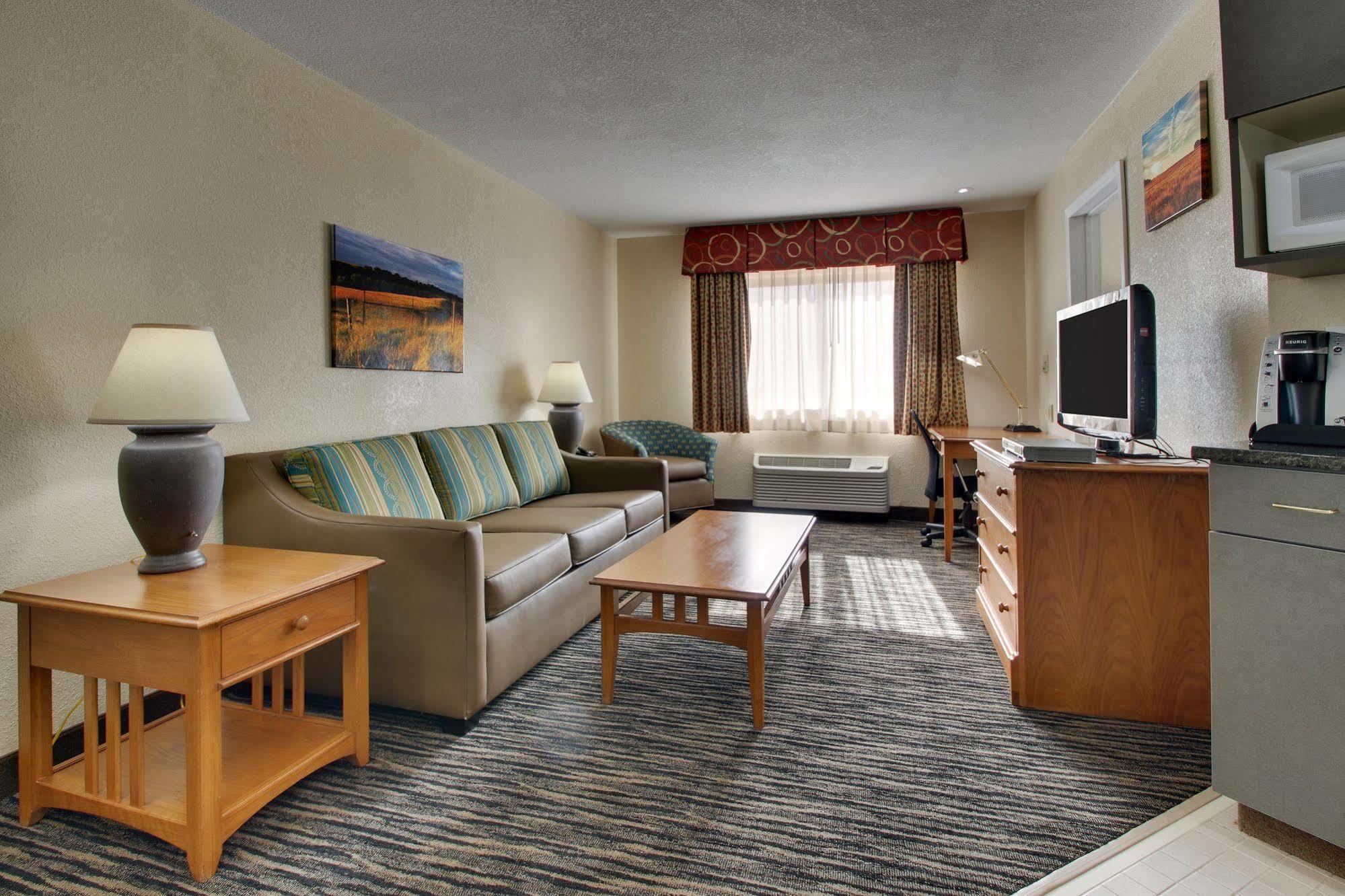 Everspring Inn & Suites Oskaloosa  Kültér fotó