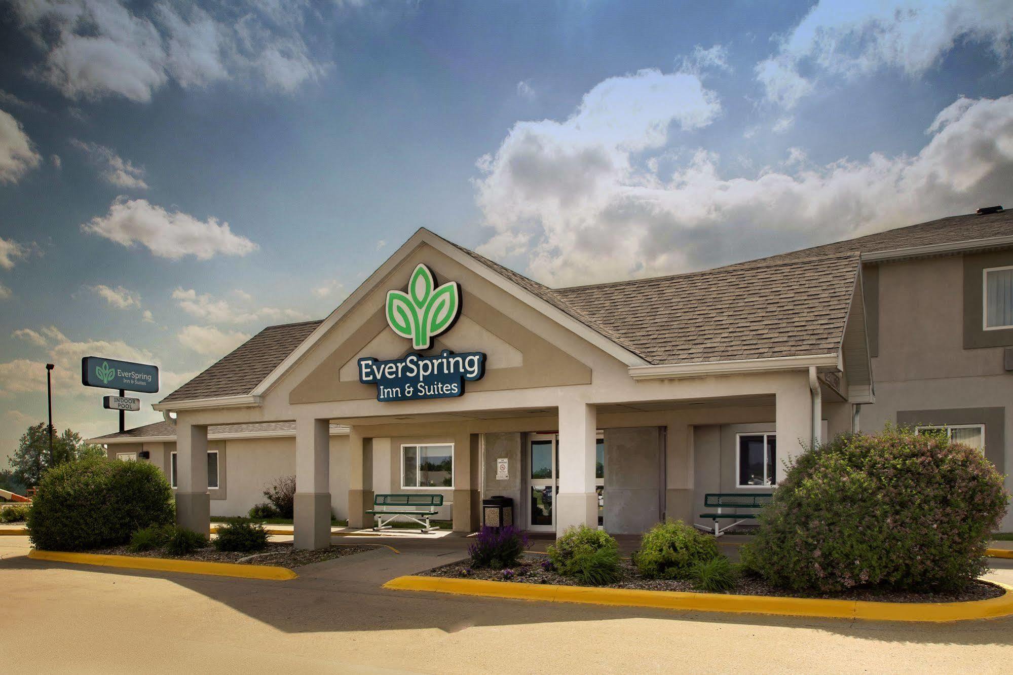 Everspring Inn & Suites Oskaloosa  Kültér fotó
