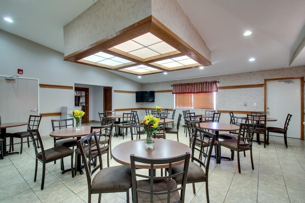 Everspring Inn & Suites Oskaloosa  Kültér fotó