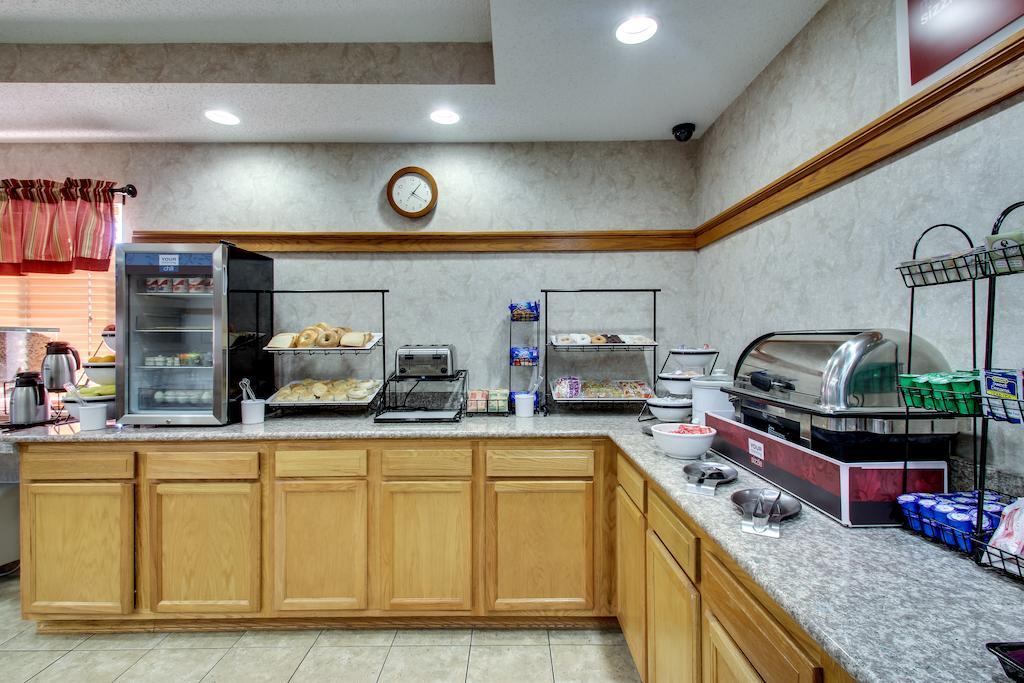 Everspring Inn & Suites Oskaloosa  Kültér fotó
